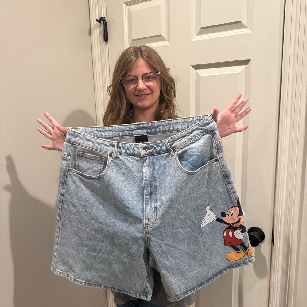 Disney Mickey Mouse Denim Jean Mom Short Size 19 US Blue Disney Park Vacation